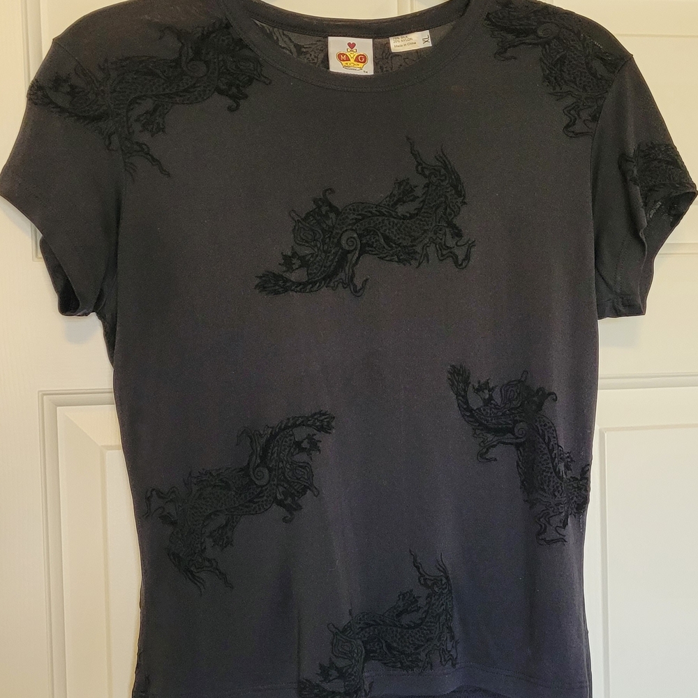Stylish Black Dragon Embroidered Women's Tee